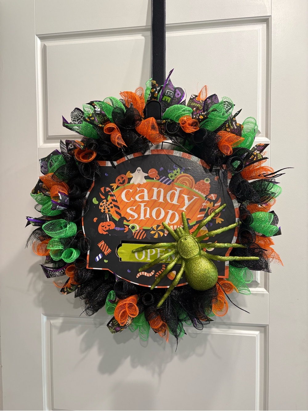 Halloween Candy Shop Wreath – Green Orange Black